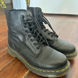 Dr Martens women’s lace up boots